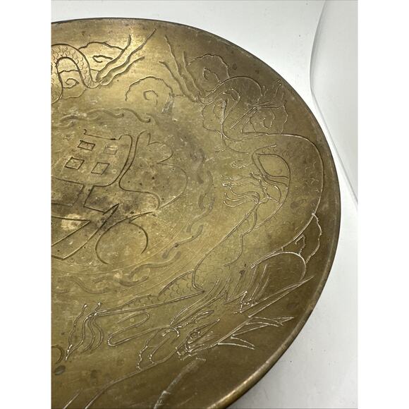 Vintage 10” Chinese Engraved Etched Heavy Brass Dragon Low Bowl - Picture 5 of 7